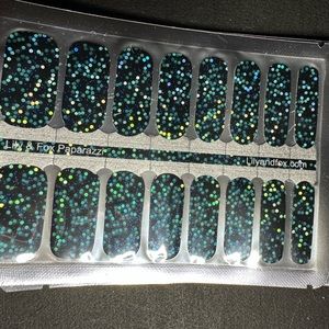 Rand new Lily and Fox nail stickers “Paparazzi”